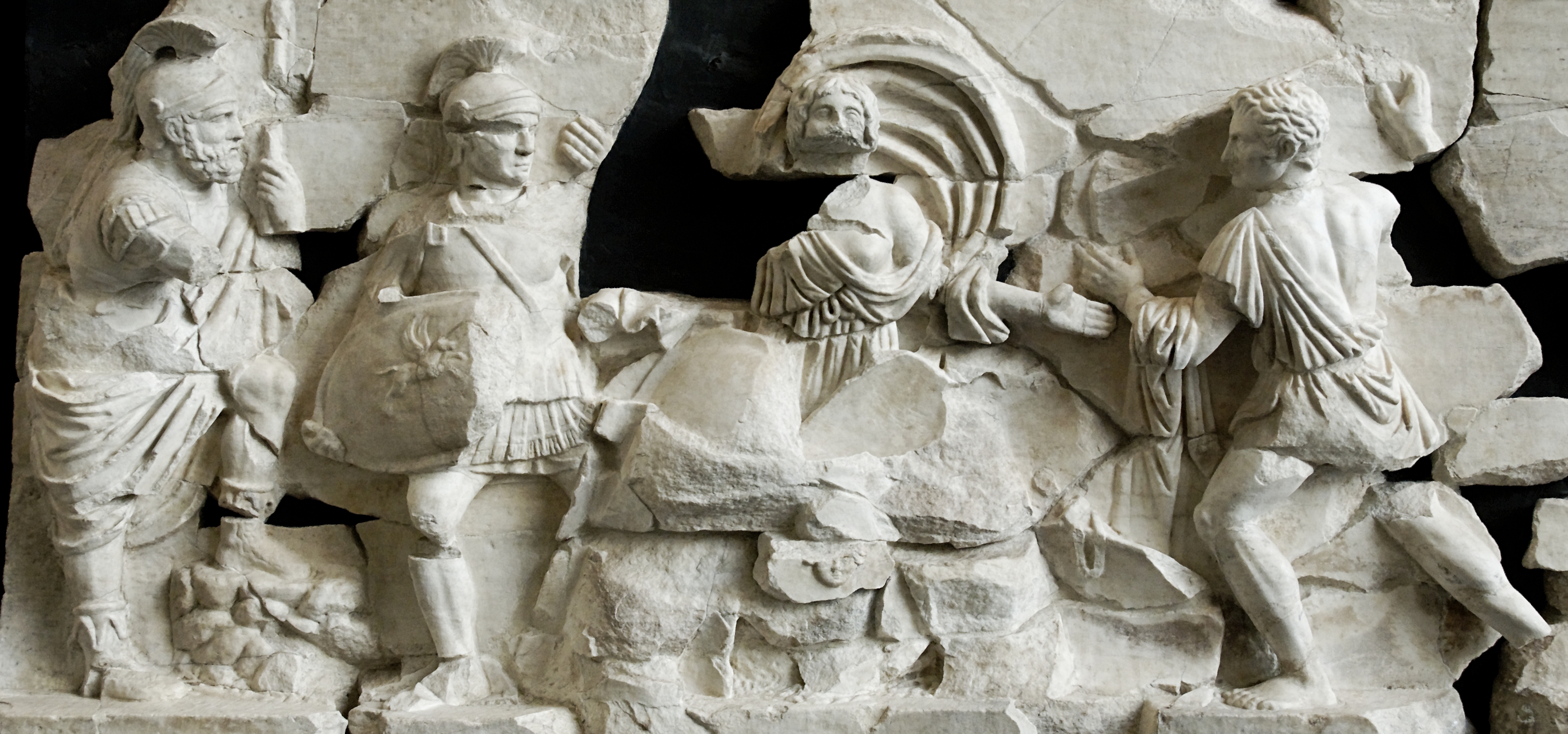 Frieze Basilica Aemilia Massimo n3