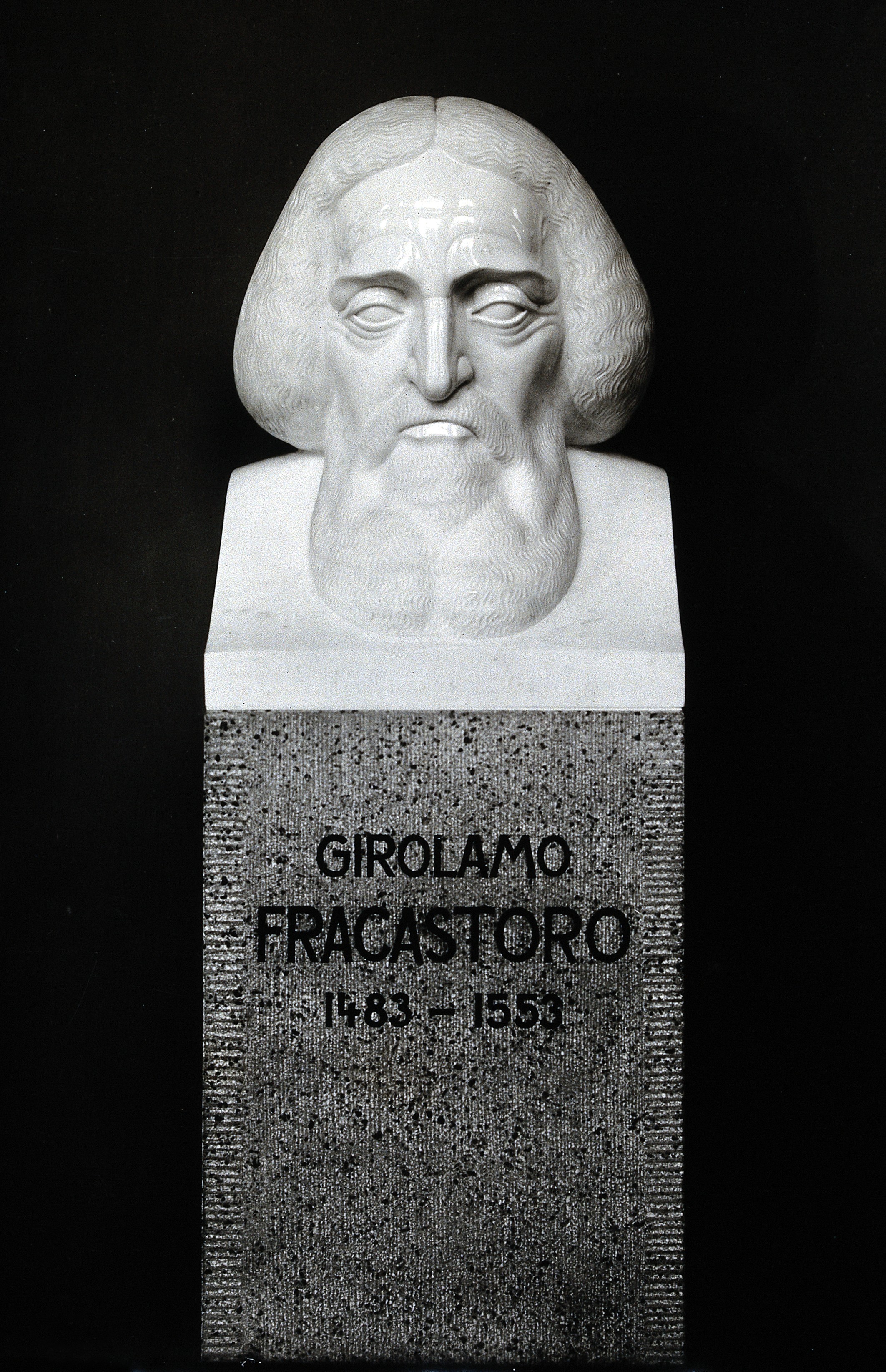 Girolamo Fracastoro. Photograph after a bust. Wellcome V0028706
