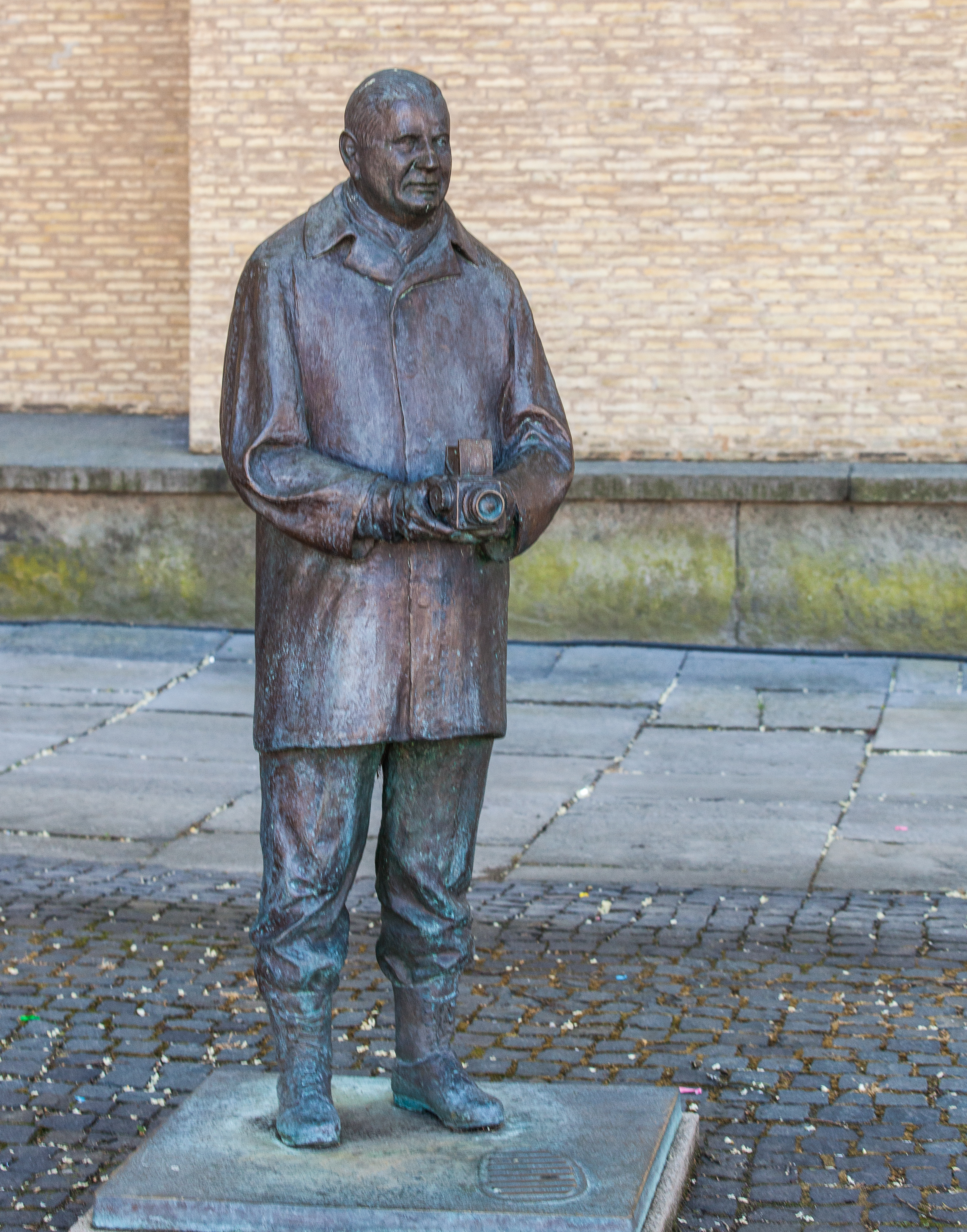 a statue of Victor Hasselblad near the Hasselblad Center, Gothenburg, Sweden, June 2014, picture 17