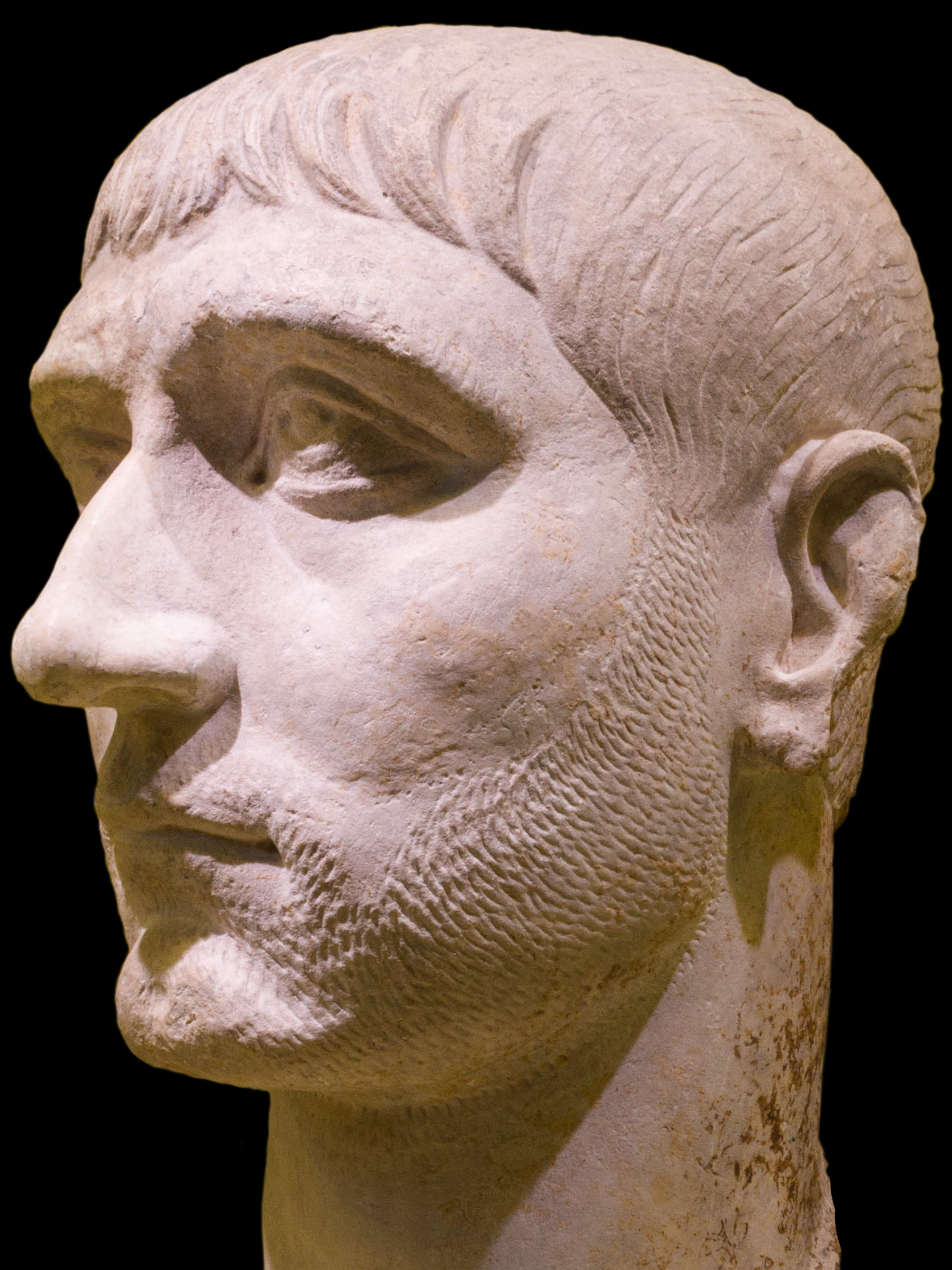Head of Maxentius from Dresden Colosseum Rome Italy (cropped)