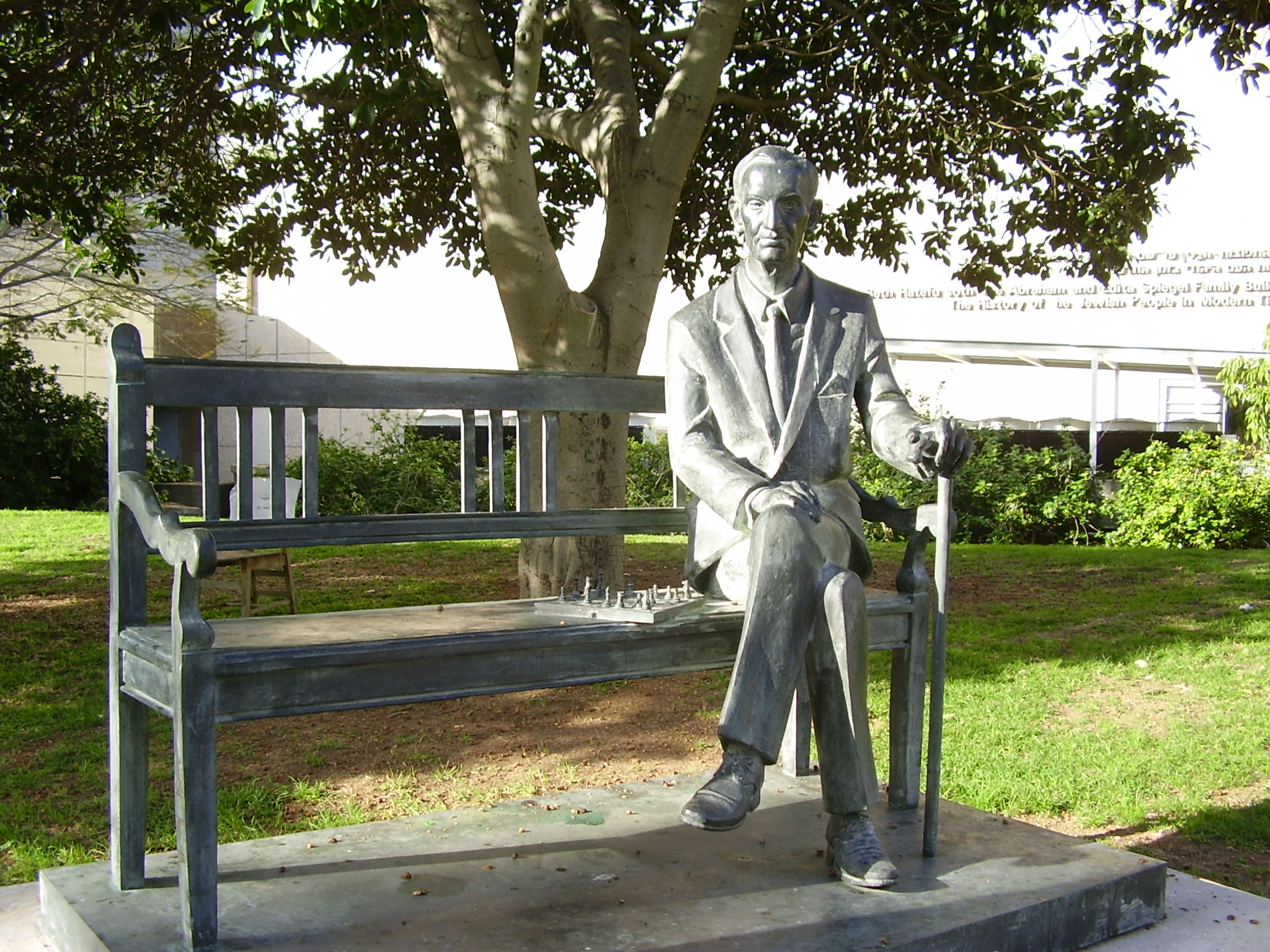 Jan Karski Statue in Tel Aviv University