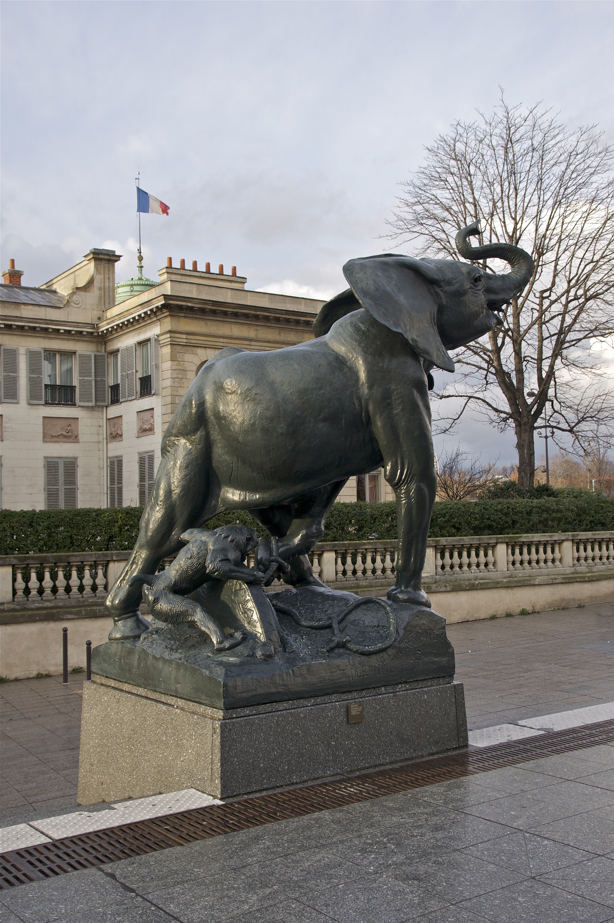 Jeune éléphant pris au piège Frémiet Musée d'Orsay RF3752