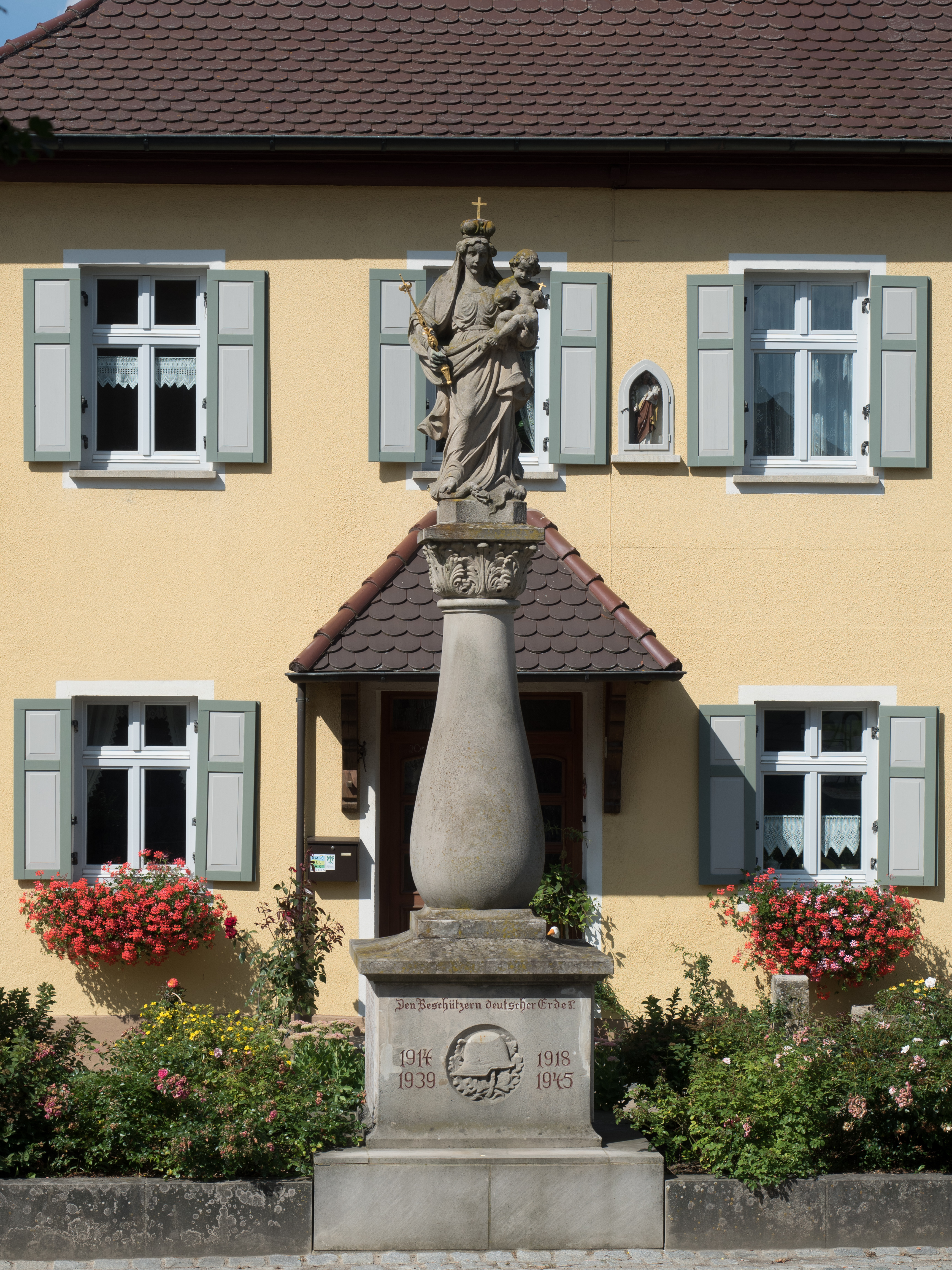 Kleukheim-Kriegerdenkmal-8155741