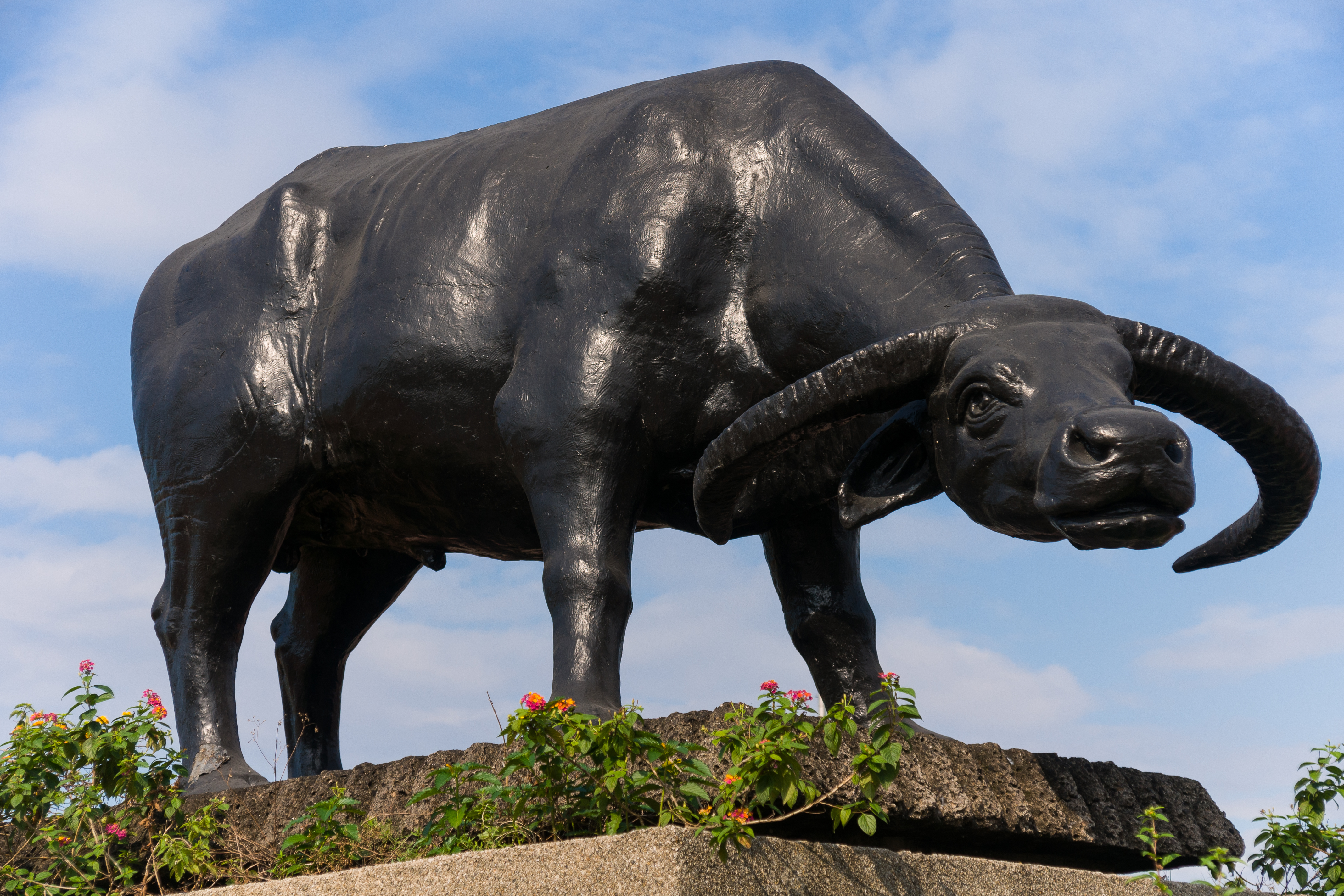 Manila Philippines Water-buffalo-sculpture-at-Burnham-Green-01