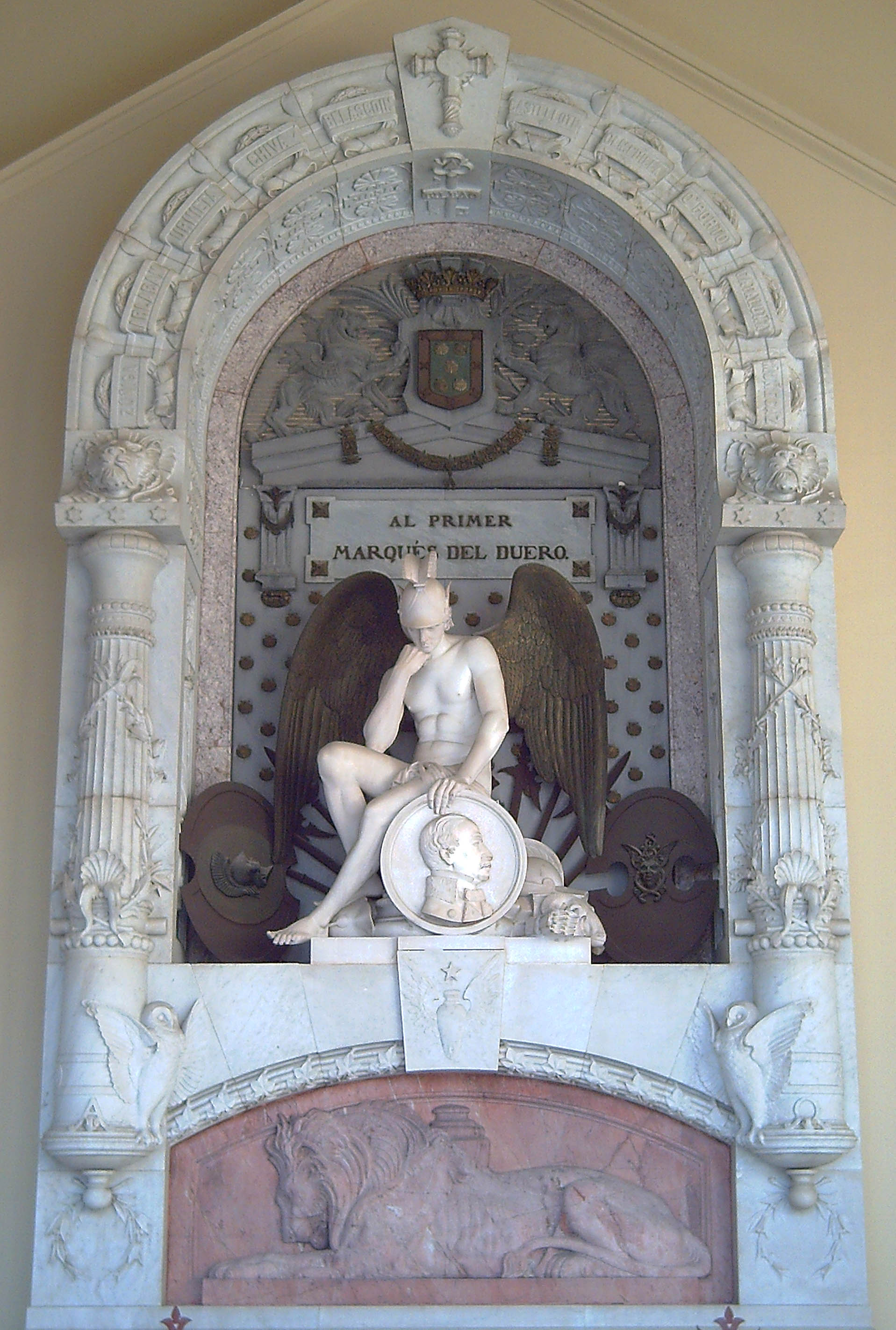 Mausoleo del MarquÃ©s del Duero 02
