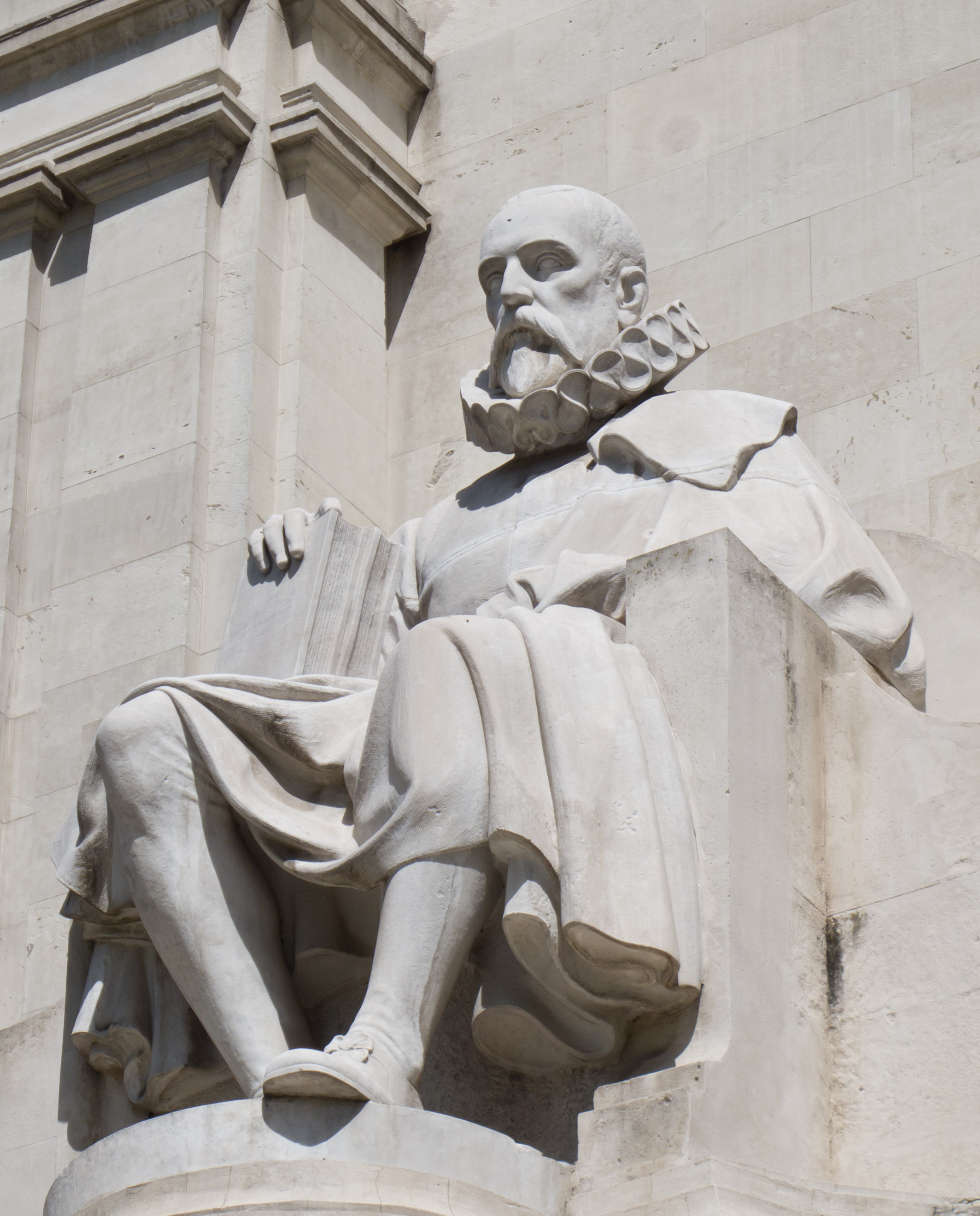 Miguel de Cervantes - Monumento a Miguel de Cervantes