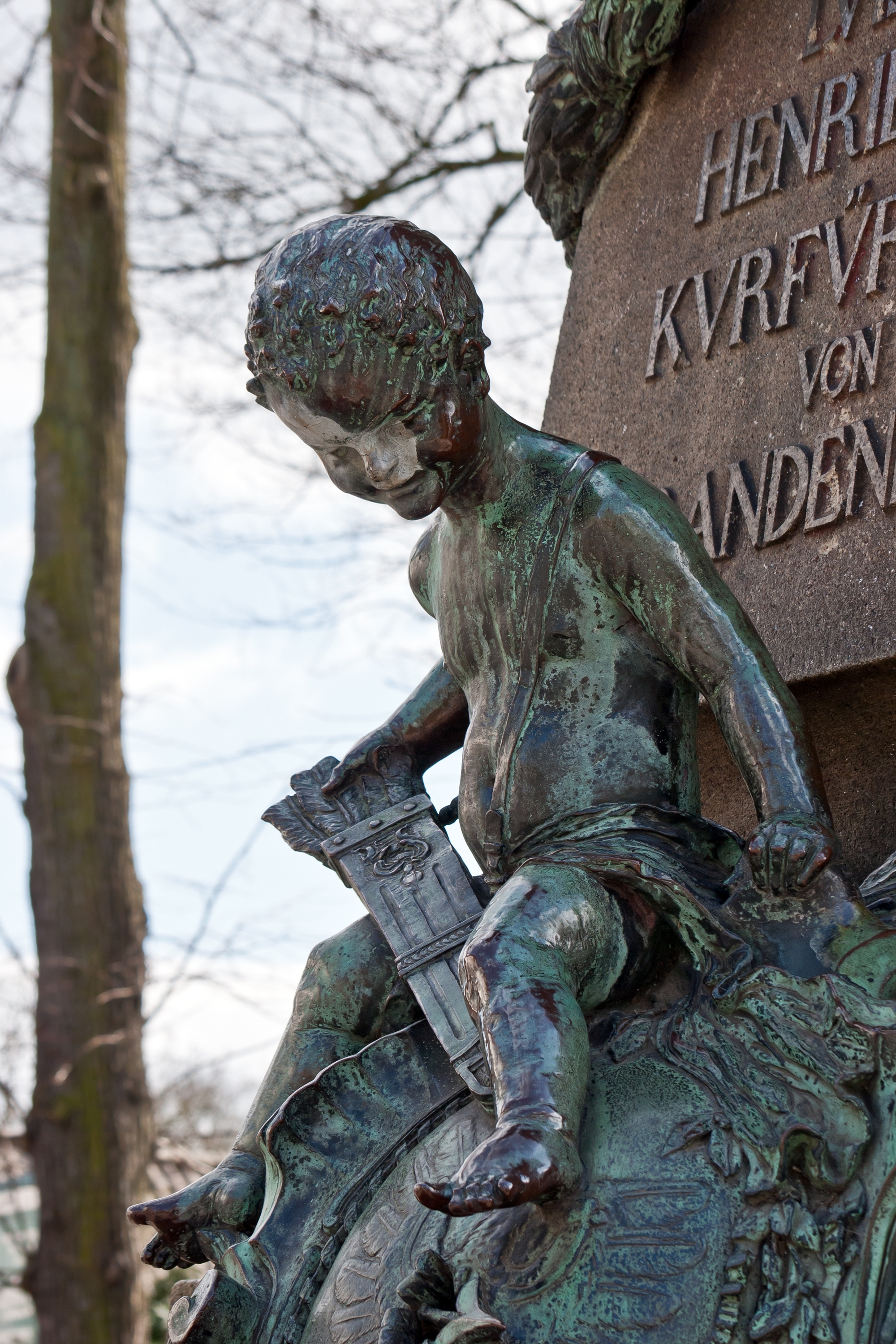 Moers, Statue Luise Henriette von Oranien, 2012-04 CN-02