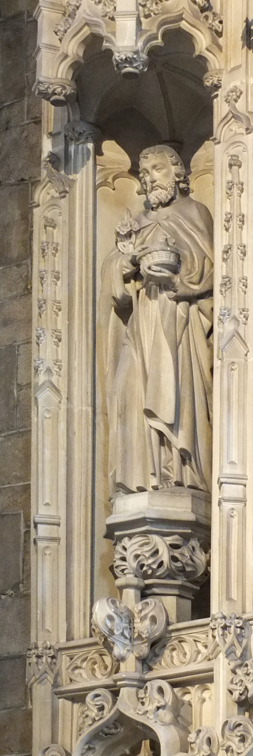 Mons St Waltrude Church reredos 04