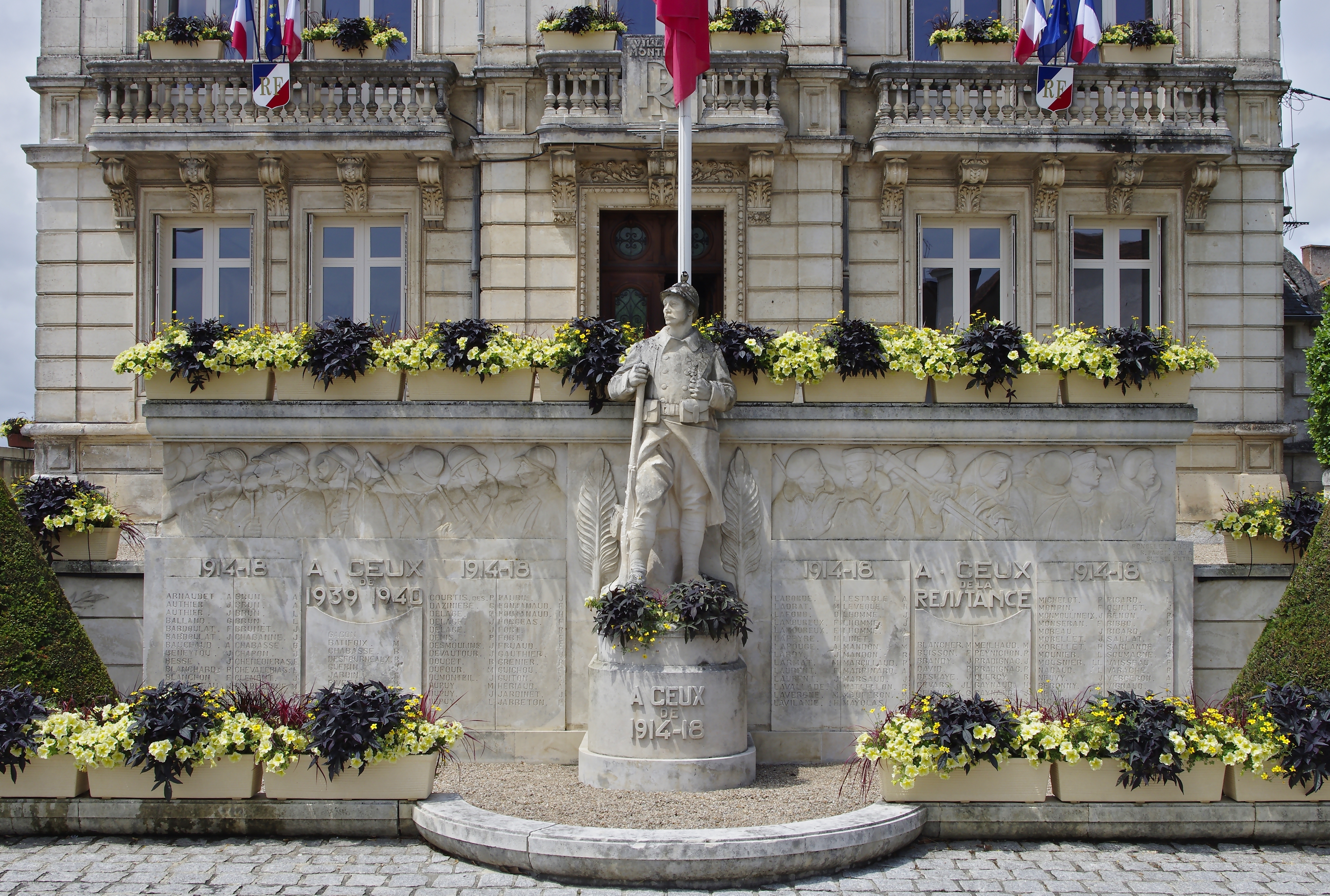 Montbron 16 Monument 2012