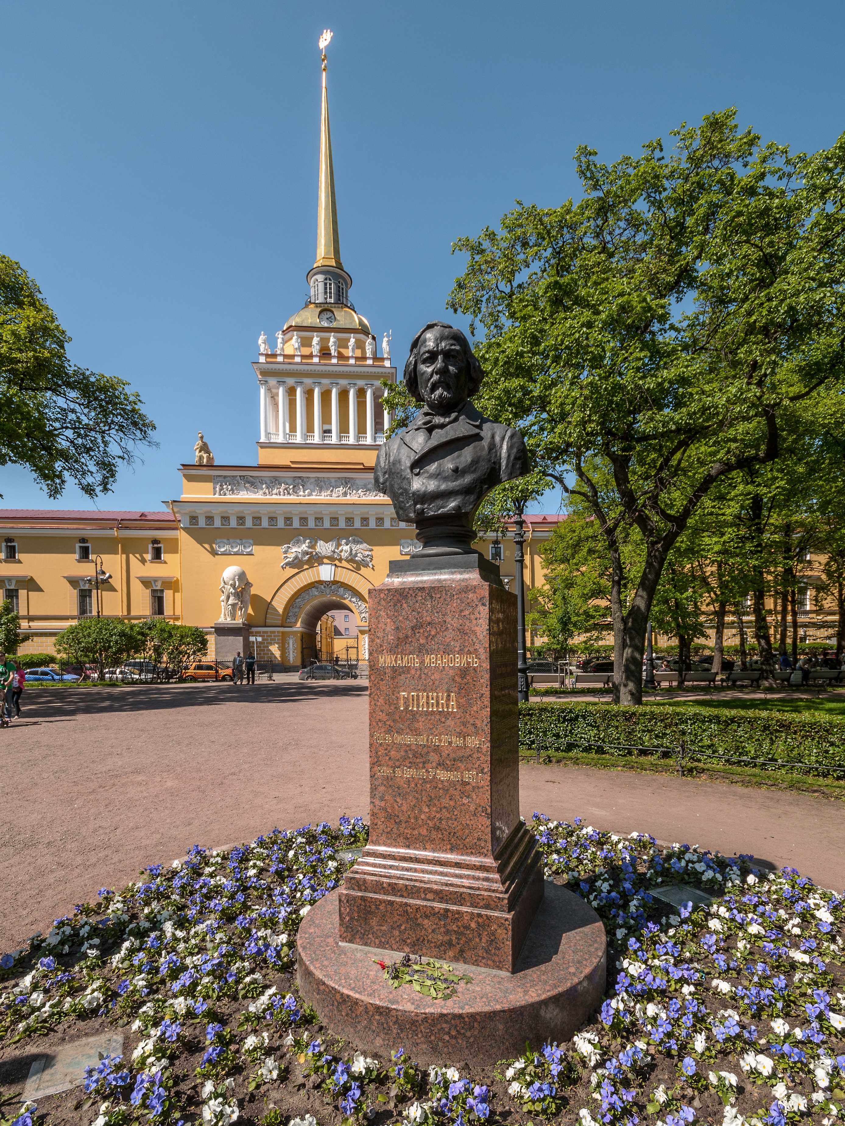 Monument to Glinka in Alexander Garden
