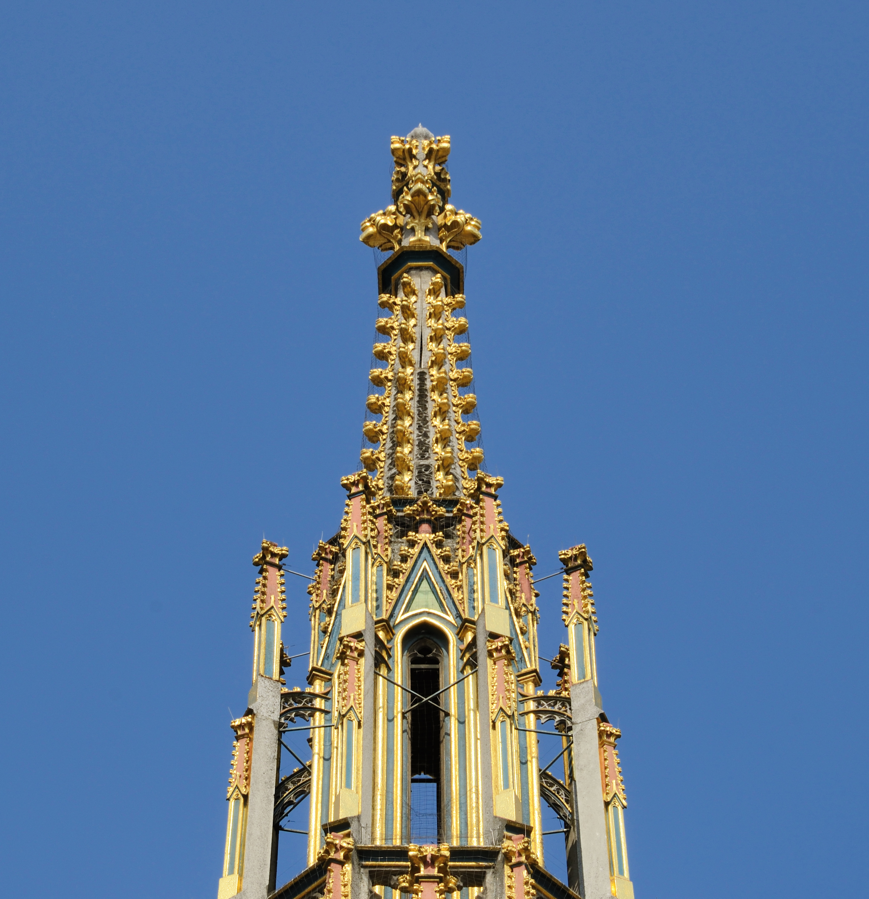 Nürnberg - Schöner Brunnen4