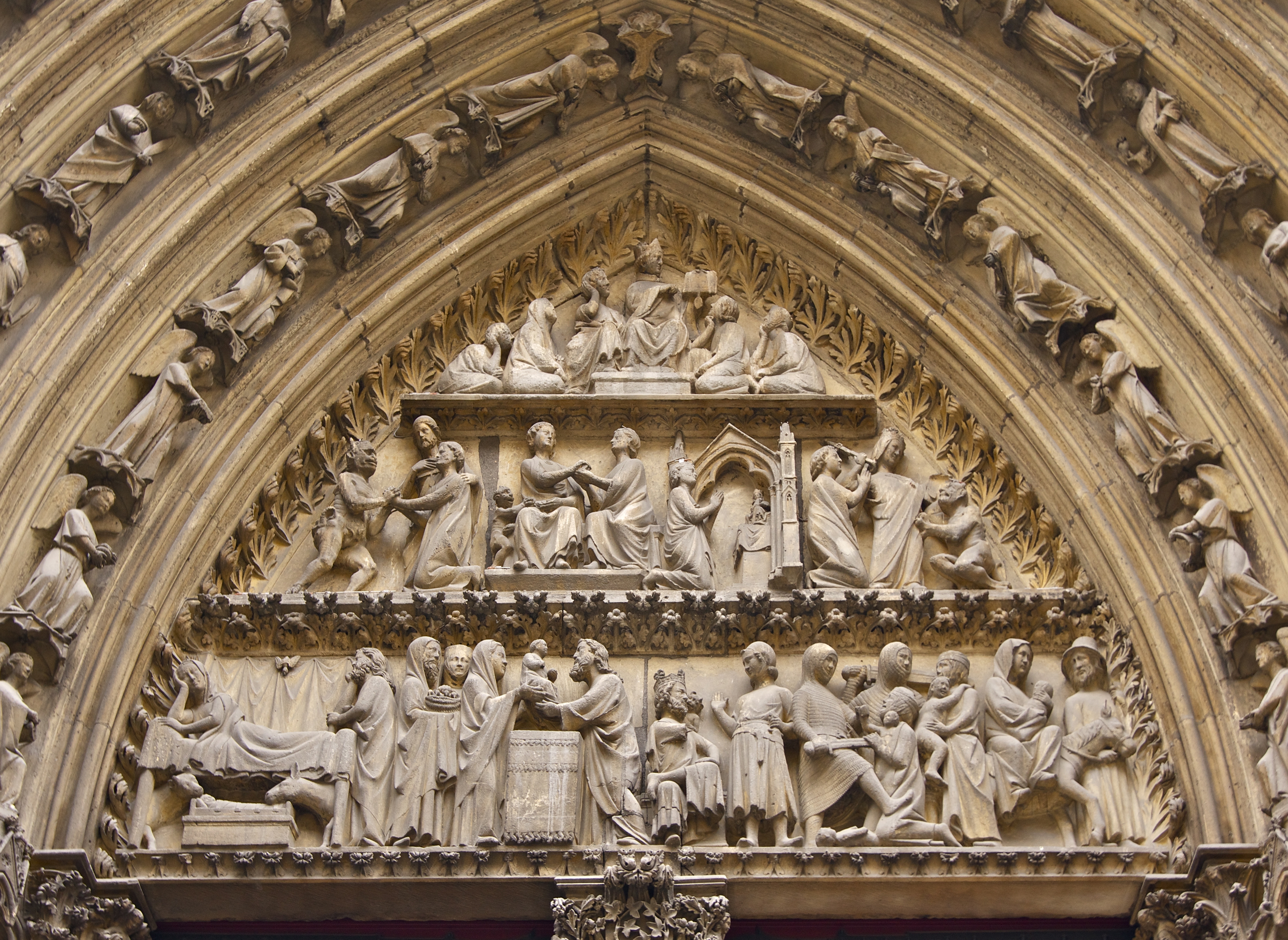 Notre Dame Paris portail du Cloître tympan