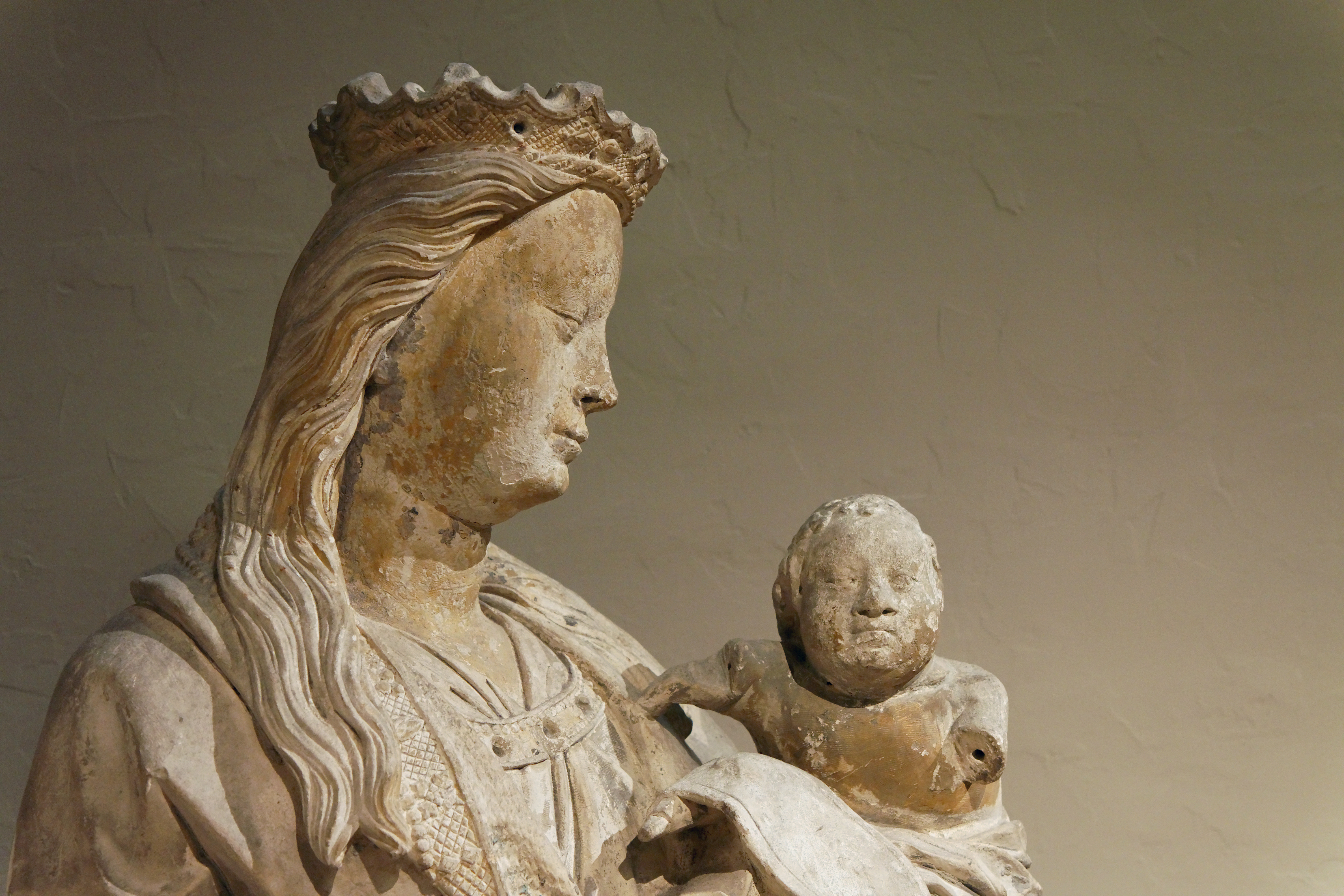 Paris -Musée national du Moyen-âge - Vierge à l'Enfant - 002