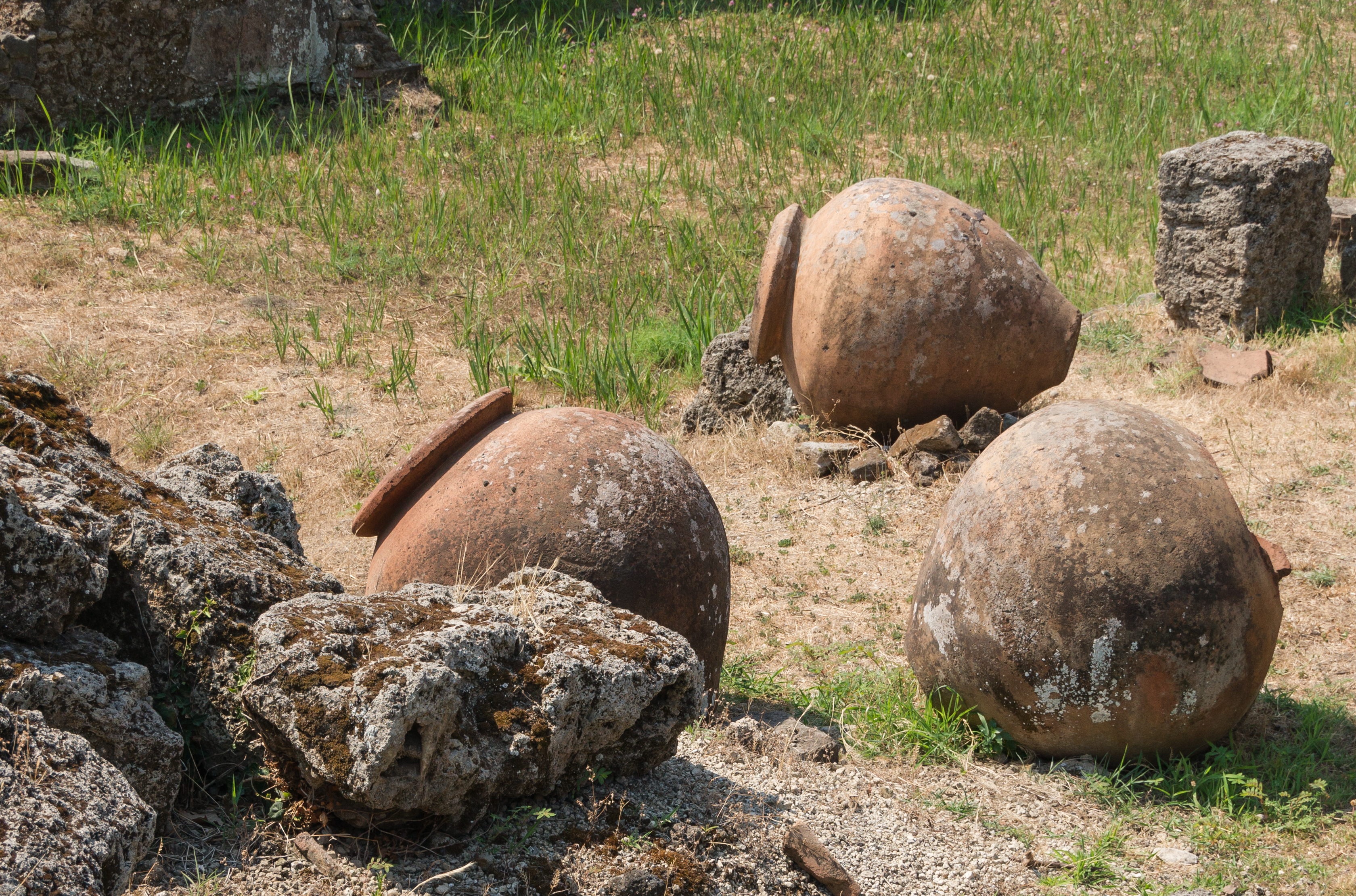 Pompeii abandoned jars