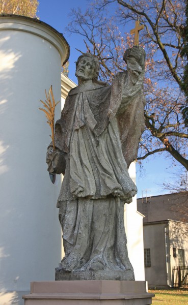 2013 Karwina, Raj, Pomnik św. Jana Nepomucena 04