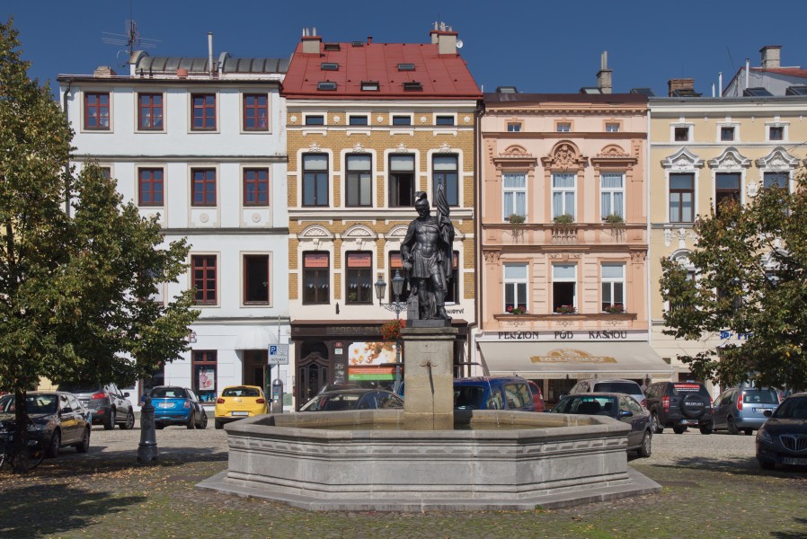 2014 Frydek-Mistek, Fontanna św. Floriana na rynku we Frydku 01