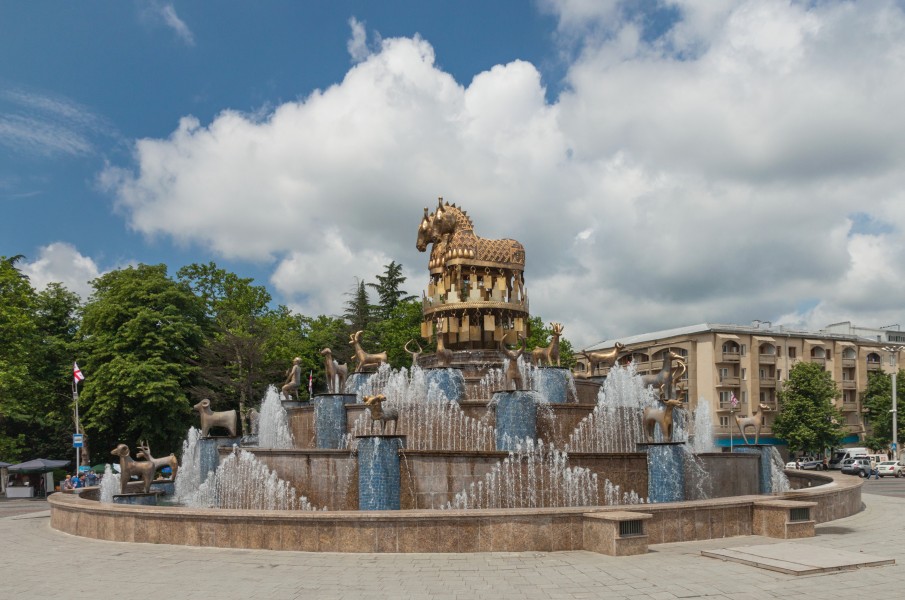 2014 Kutaisi, Fontanna na centralnym placu (02)