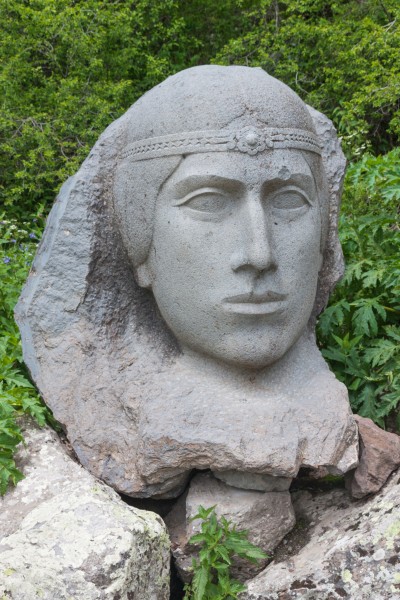 2014 Prowincja Wajoc Dzor, Dżermuk, Rzeźba w skale (05)