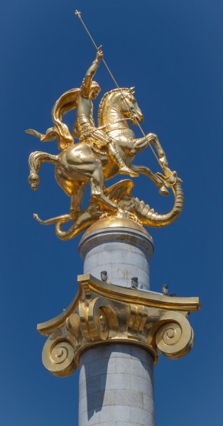 2014 Tbilisi, Pomnik Wolności z konnym posągiem świętego Jerzego (04)
