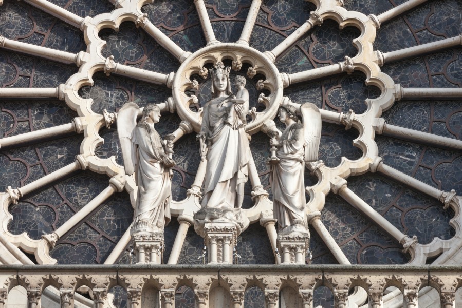 2017 Esculturas na fachada de Notre-Dame P43