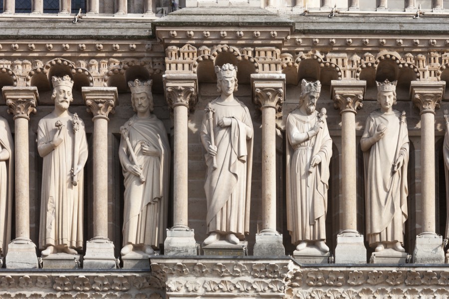 2017 Esculturas na fachada de Notre-Dame P44