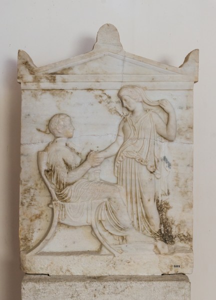 Aegina funerary relief rich style dexiosis 5th century BCE