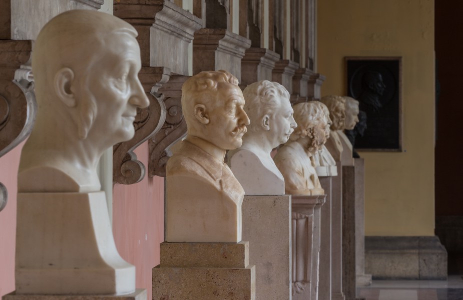 Büsten im Arkadenhof der Universtät Wien-1251