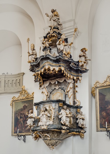 Buttenheim-church-pulpit--P1245670hdrPS