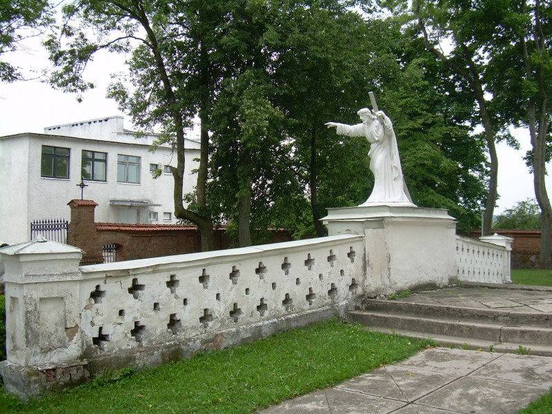 BZN Baisogala sculpture 1 sideview back right
