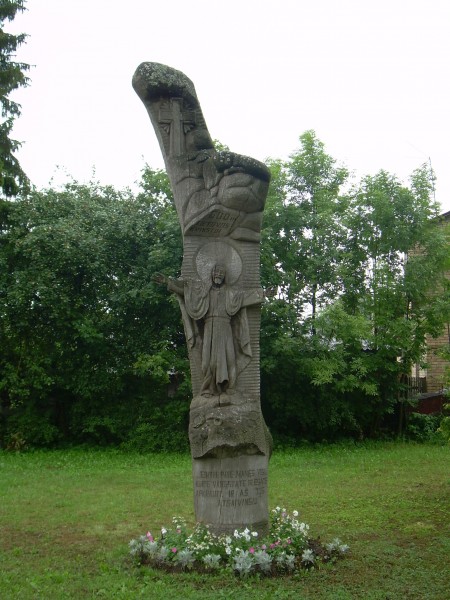 BZN Polekele sculpture front