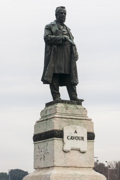 Cavour StatueVerona