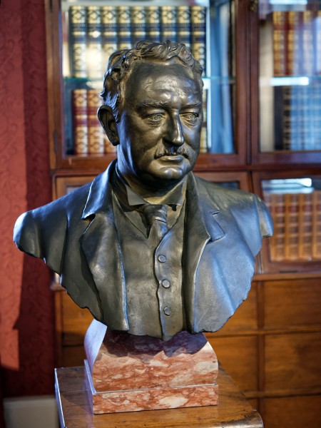 Cecil Rhodes 19th-century portrait bust