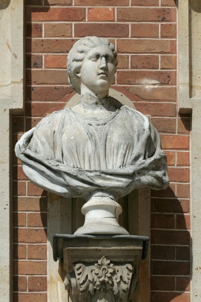 Château de Versailles, cour de marbre, buste de dame romaine, Vdse 94 03