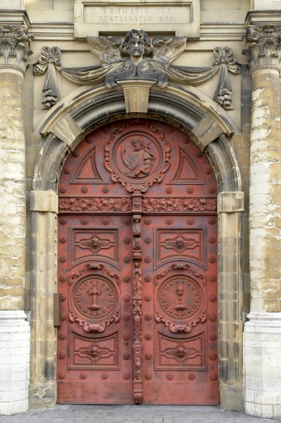Church Saint-Jean-Baptiste au Beguinage, main gate