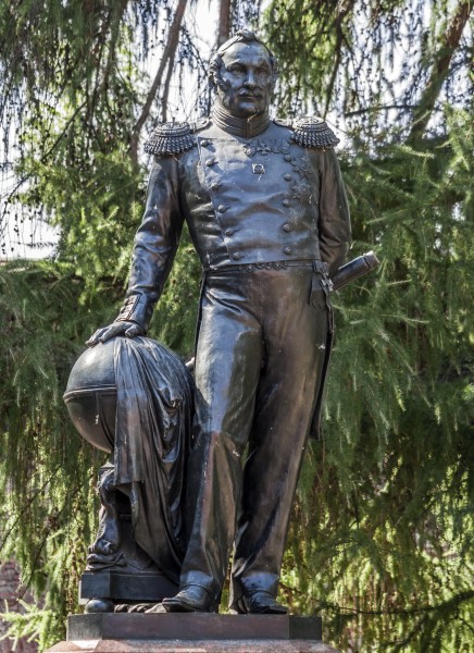 Кронштадт - Памятник Фаддею Беллинсгаузену