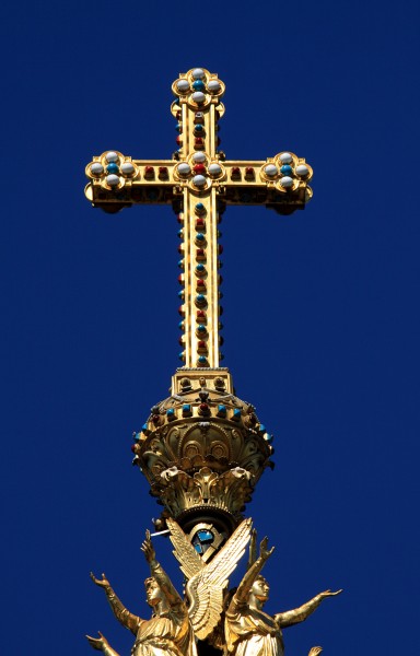 Detail of the Albert Memorial in London, spring 2013 (3)