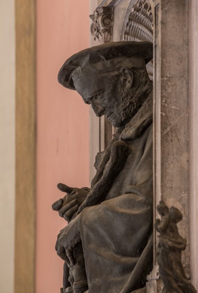 Ernst Wilhelm von Brücke (1819-1892), physician, Nr. 125, torso (bronze) in the Arkadenhof of the University of Vienna-3577