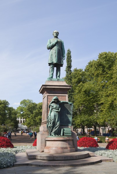 Estatua de Johan Ludvig Runeberg, Esplanadi, Helsinki, Finlandia, 2012-08-14, DD 02