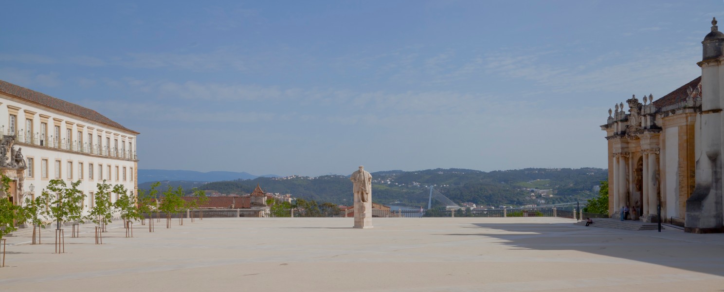 Estatua de Juan III de Portugal, Universidad de Coímbra, Portugal, 2012-05-10, DD 26