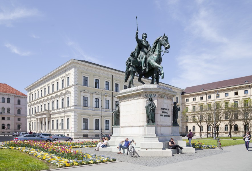 Estatua de Luis I de Baviera, Múnich, Alemania, 2012-04-30, DD 02