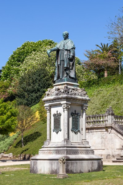 Estatua de Manuel Ventura Figueroa. Francisco Vidal. Santiago de Compostela. Galiza 2013-3