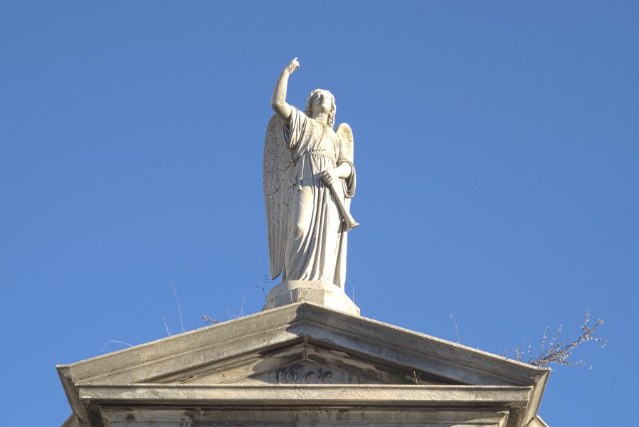 EstatuaentechoTumbaFliaAlzaga-jun2017