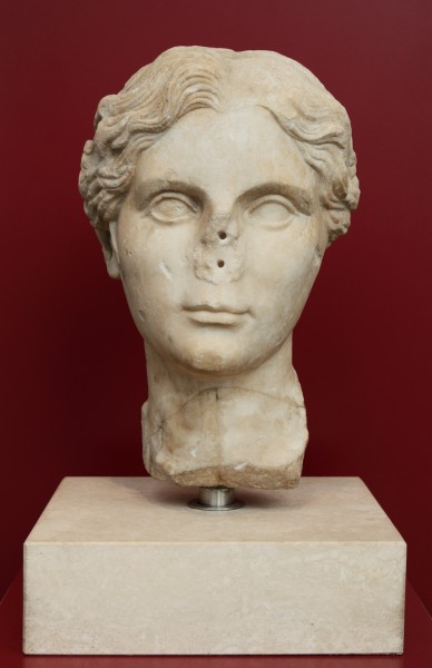 Female head in Palazzo Massimo alle Terme (Rome)