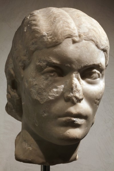 Female head MBA Lyon E112-3 IMG 0583