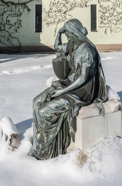Ferlach Parkfriedhof Skulptur Die Trauernde 28012017 6218
