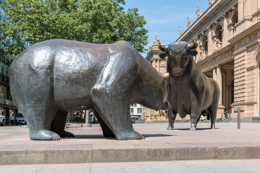 Frankfurt am Main, Skulptur -Bulle & Bär- -- 2015 -- 6763