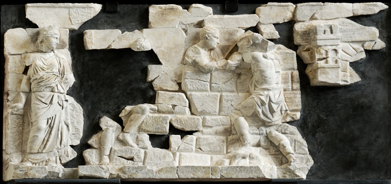 Frieze Basilica Aemilia Massimo n2