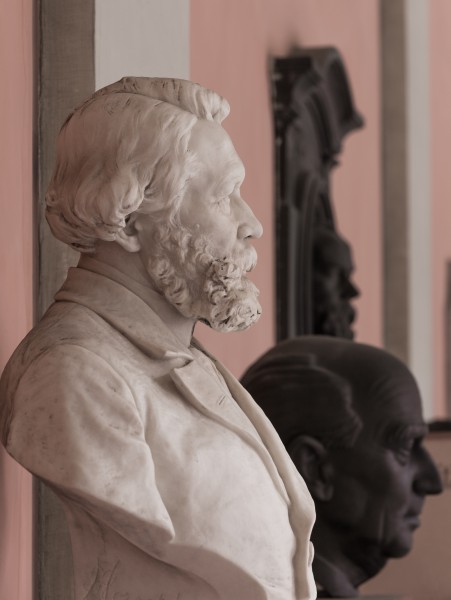 Heinrich Siegel (Nr. 16) - Bust in the Arkadenhof, University of Vienna - 0275