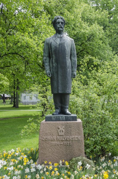 Johan Halvorsen statue (2)