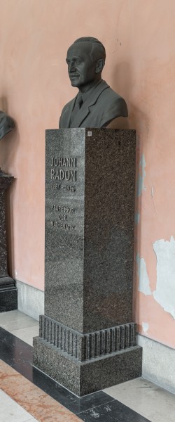 Johann Radon (1887-1956), Nr. 107, bust (bronce) in the Arkadenhof of the University of Vienna-2667-HDR